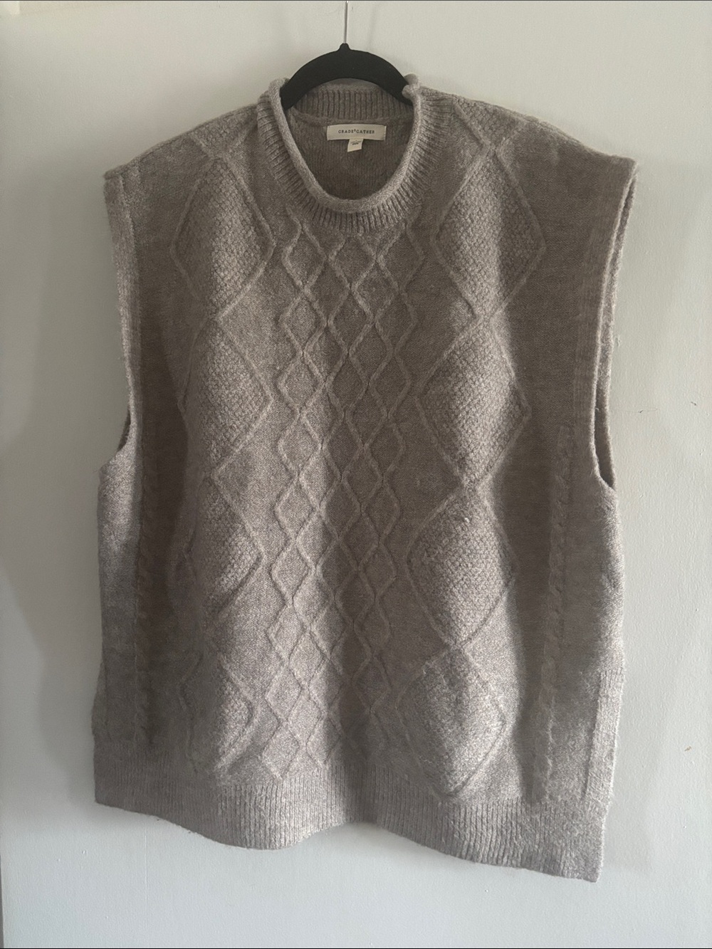 Crewneck Cable Knit Sleeveless Sweater Vest - Light Taupe